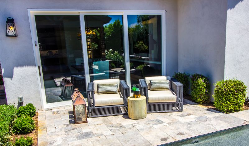 Specialized Glass Repair Teams